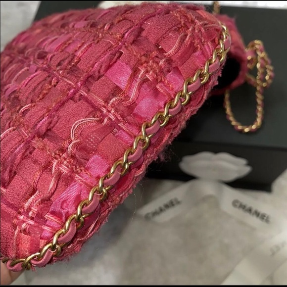 Authentic Chanel Tweed Chain Shoulder Bag - Picture 4 of 5